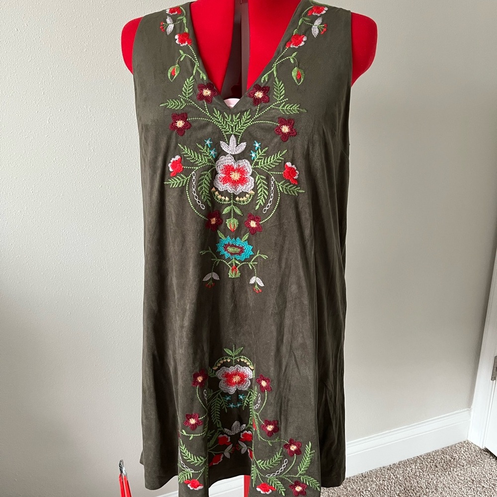 Umgee Dark Green Floral Embroidered Sleeveless Dress